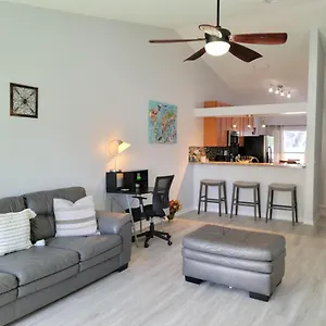 Beautiful Townhouse Easy Access To Everything. Clearwater