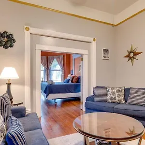 Elegant 2 Bed Directly On Forsyth Park Savannah
